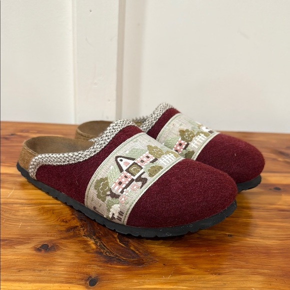 Birki's Birkenstock Storytelling Ribbon Felt Clogs Sheep Windmill Countryside - Picture 1 of 9